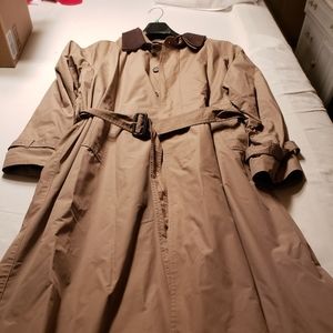 Vintage Men's London Fog trench coat, 44 regular